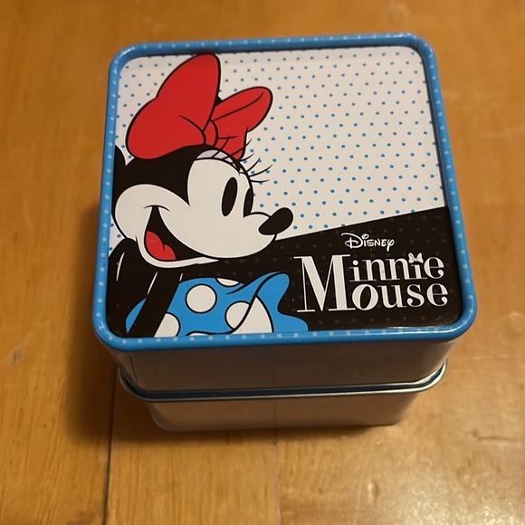 NIB - Minnie Mouse Watch ⌚️ - Picture 6 of 7